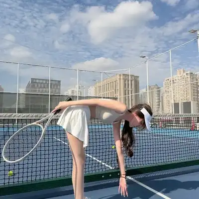 何晨